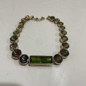 Heidi Daus Iridescent Faceted Crystal Bracelet—Beautiful! Green Center Stone-EUC